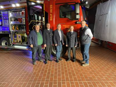 Bei der bergabe des neuen Staffellschfahrzeuges StLF 20/25 in Schwalmstadt-Ziegenhain.